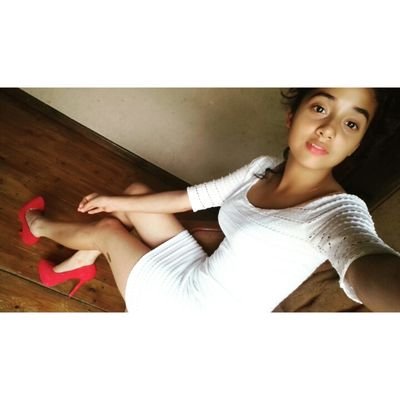 IsisBustamante5's profile picture. 