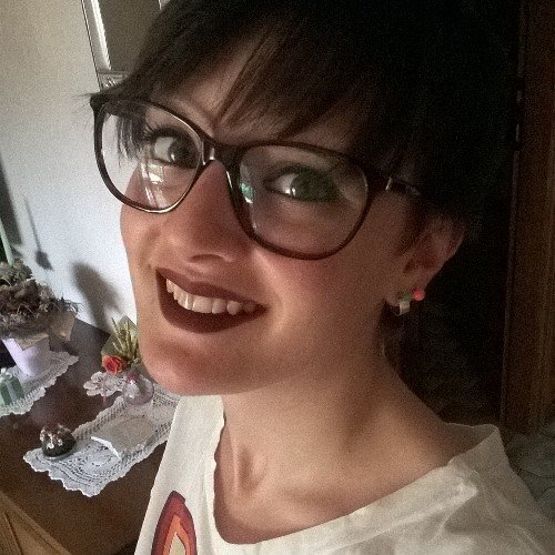 LindaMarchesini's profile picture. student nurse and graphic designer... i like photography, paint, read and listen to music.... former soccer player... #univr