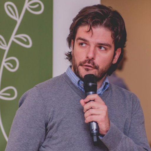 Co-Founder & Chief Executive Bee @SocialBeeHQ 🐝 + #Startup advisor 🚀 + trying to make sense of this thing we call #life.