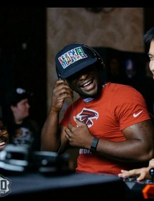 Professional Real Ninja! Semi Professional Fighting game player ! Carpe Deim! #UMVC3 #USF4 #HEARTHSTONE #DBZF #MVCI #Apex https://t.co/Ws4LeGRQ4d