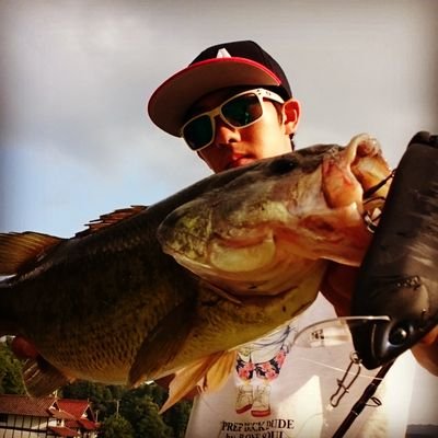 FH5NLAb8GjsGSdw's profile picture. 広島県 高校 3年
バス釣りが大好きです(^o^)／ 
釣りのスタイルはテキサスや巻物を中心に！イヨケンスタイルで！最近はビッグベイトやライトリグでのサイトもやってます＼(^o^)／
好きなバスプロはイヨケン！！
Fish it EASY！！！
フォローよろしくお願いしますm(_ _)m