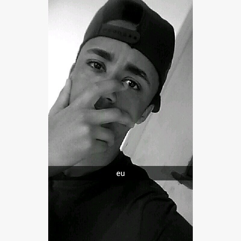 snap= guguh_1999 | inst= guguh_nascimento | face= Erivelto Nascimento