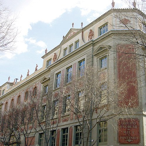 L’INS Miquel Tarradell és un centre educatiu públic del CEB amb estudis d'ESO, Batxillerat i Cicles.
Som al Raval, al districte de Ciutat Vella de Barcelona.