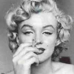 NickyNinanikk's profile picture. ¨Dale a una Mujer los zapatos correctos & conquistará el Mundo.¨
.
(Frases de Marilyn Monroe)
(NO, de ninguna manera estamos afiliados a Marilyn Monroe)