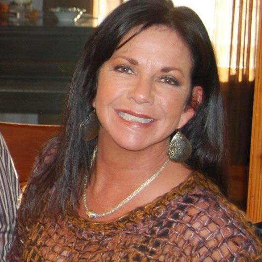 Hi!
I'm Karel, a licensed Esthetician with more than 20 years of experience, and the owner of Making Faces by Karel located in Downtown Portsmouth NH.