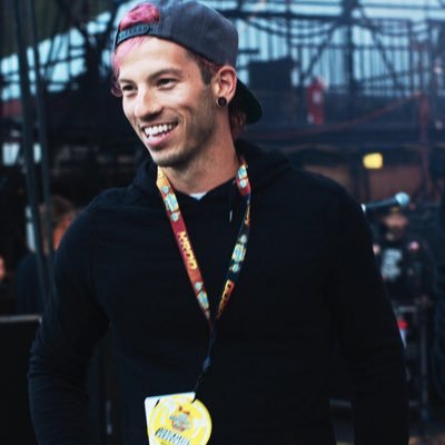 FOLLOW @ohsodun because you just got this free follow :D