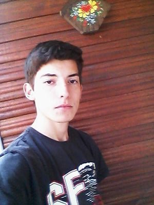Leonino, 18 anos, Técnico em Informática e programação.