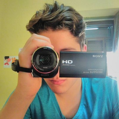 YouTuber en practicas. Estoy aquí para pasarmelo bien, no para caer bien. Vídeo nuevo todos los Domingos!