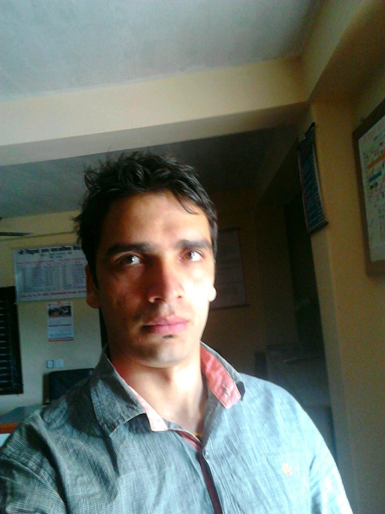 Aanshutoshk's profile picture. Bio is dithering by fate. Update sooner with its feat.