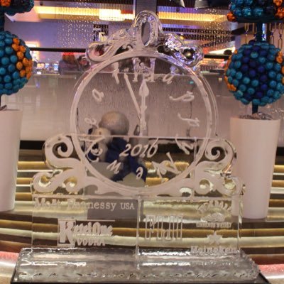 khmmasha's profile picture. أنت إنسان فقط في اللحظة التي تقاوم فيها ماتحب وتتحمل ماتكره...