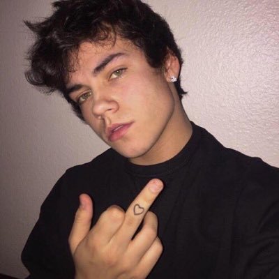 ZacRpgldx's profile picture. je viens pas de Tokyo mais askip je suis une Ghoul.