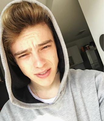 ''Porque te amar ja faz parte de mim'' Paulo seguiu: 23/02/2015 ♥ ♡