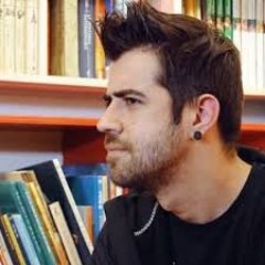 alecastilloper5's profile picture. ¿Te parece muy ofensivo? A mí me parece bastante divertido, por eso soy  más feliz que tú. De pequeño quemaba cosas. AuronPlay@gmail.com