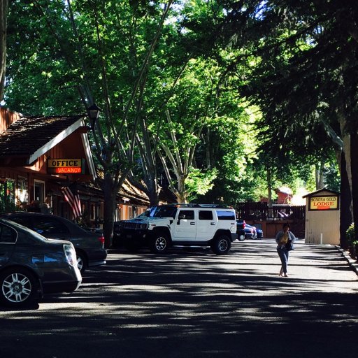 fabulous Motel in historic Sonora, California in the lower Sierra foothills. updated vrooms swimming pool Jacuzzi available
