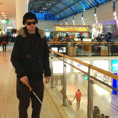 Hallo! Ich bin Stephan, Herrchen von Alma, interessiert an Technik. auf meinem Blog findet ihr alles was dabei hilft sich blind im Alltag zurecht zu finden.