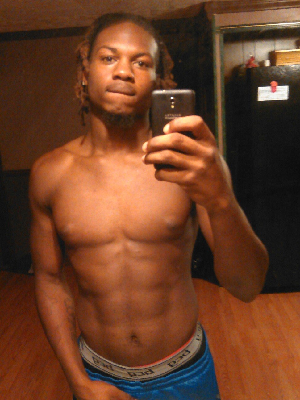 Da Reallest n Coolest person u will eva meet!!! CHECK ME OUT!!!