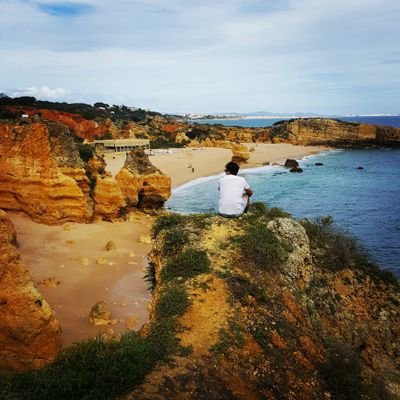 @INSEECBachelor marketing // Fitness addict // Tennisman // Voyageur // Guitariste.