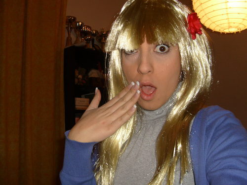 Shoppiniac's profile picture. I'd appeal to her femminist side, although I doubt you'll have to. Se doesn't have great taste in men, but she has excellent taste in clothing(Lipstick Jungle)