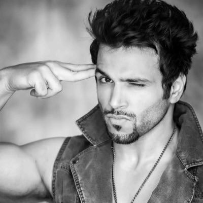 Rithvik Dhanjani️