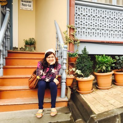 seeshveta's profile picture. Realistic • Foodie • Live Laugh Love • Maharashtrian • Believe in Him • Anything For Travel