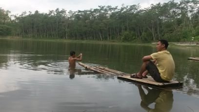 inginkan sebuah cahaya terang,bukan beberapa cahaya  yang mnerangi jalanku..-----    ^_^