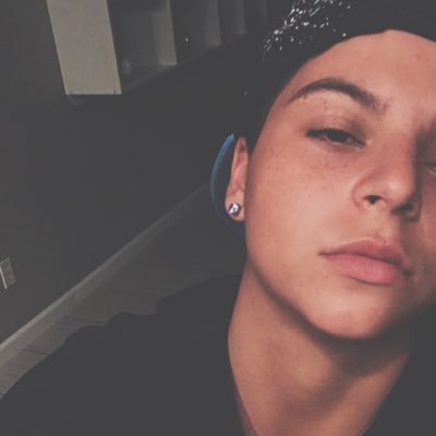 Delvalle175's profile picture. 11/26/14 ❤️ 9/4-5/15 ❤️Music || Life || Photography || Basketball // Guitar ~ Piano ~ Bass ~ Drums :) ~Venezuela~