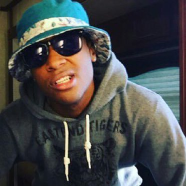 MasonHewitt_RPG's profile picture. Mason Hewitt | 17 yo | Étudiant à Beacon Hills | Passionné de tous ce qui est surnaturel, voulant toujours aider | Attiré par les garçons | [Compte RPG]