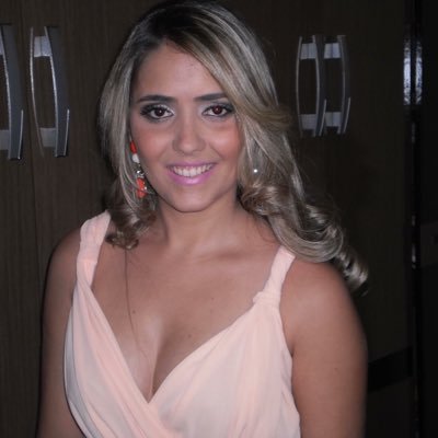 Sonhos determinam o que vc quer. Ação determina o que vc conquista- Aldo Novak.
Sou assim, sonhadora, porém , determinada a conquistar todos os meus sonhos!