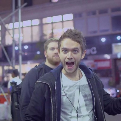 bahzedd's profile picture. “...uh how to pronounce this name...uhm fak-fakhira from jakarta ....”// 090815