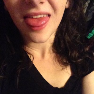 gooooochy's profile picture. drunk with awe ✨ she/her