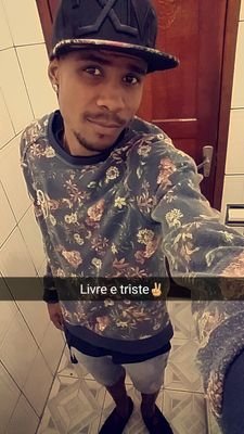 Enquanto a cor da pele for mais importante que o brilho dos olhos, haverá guerra...
