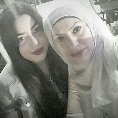يآ ربْ ؛ كُنْ بِقربي فِي كُل خَطوآتي ، فآنآ بِقربكْ أطمَئِن ❤