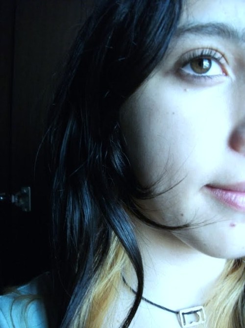Fotográfa independete amante da música!:D
E vocalista da Banda TRIVIT