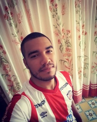 Ing. de Sistemas. Alegre, Descomplicado, amante d la Musica (Reggaeton, la Salsa,entre otros) Echao pa' adelante, Hijo del dueño del mundo -- DIOS