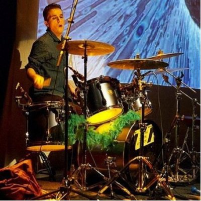 Video & TV Producer/Director. Founder and MD of Slinky Productions @SlinkyProd http://t.co/UXEJzirfZo -  Percussionist with http://t.co/hTFyK9jxuo