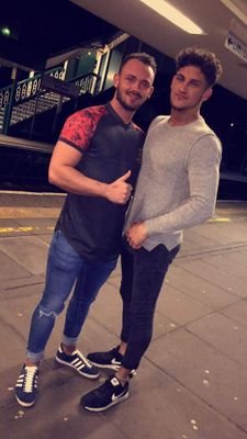 RobbieVernon's profile picture. Robbie!