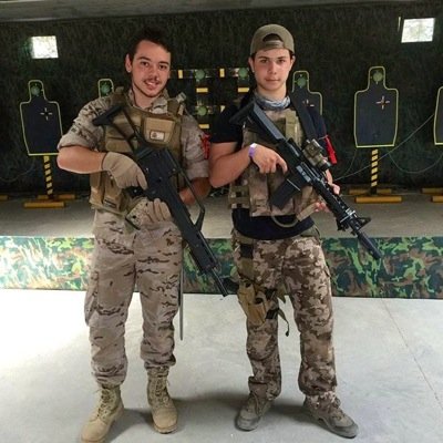 Equipo de airsoft en Gran Canaria. Dos componentes del equipo Mur y Can. Canal de youtube https://t.co/WlQjqLBYBP