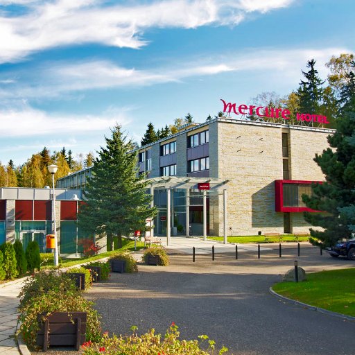 The 3-star hotel Mercure Karpacz Resort, situated 300 meters from the centre of Karpacz, at the feet of Mt. Snieżka, the highest peak of Karkonosze Mt.