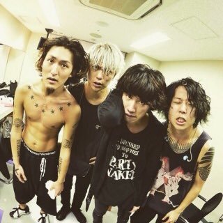 ワンオク歌詞bot Twitterren 100点じゃないこの僕に100点つけるのは 他でもない 僕自身だ One Ok Rock 未完成交響曲 ワンオク歌詞bot Twitterren 100点じゃないこの僕に100点つけるのは 他でもない 僕自身だ One Ok Rock 未完成交響曲