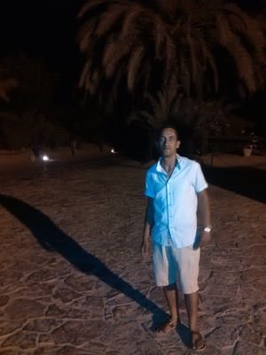 fares27281702's profile picture. 