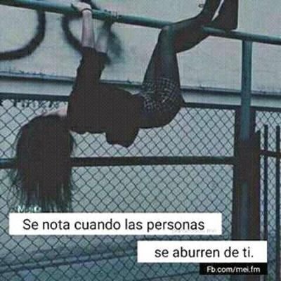 Hundida en la depresión Ana y Mia mis únicas amigas.. ; Destrozada, el amor es una mierda. Criticada por los demás. † La Rara de la familia †