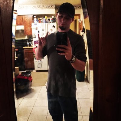 LoganEnglish94's profile picture. It's no secret, just not your business™✌ Sc- iRouge Instagram-Loganenglish94