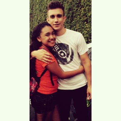 Emily_CRBR's profile picture. 27/02/15 , *16/10/15-424*❤️ , (•@Ruso_tv  •@_snuppy08)