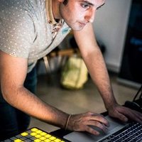 efis (@efis_) 's Twitter Profile