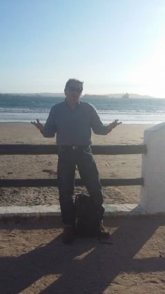 Soy una persona austera , simple me gustan los detalles ,el ser fiel ,y el aire libre ,,me gusta mucho viajar ,trabajo en Prevencion de Riesgos y Medio Ambient