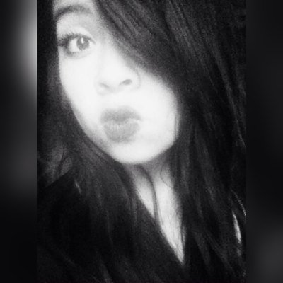 RgzJudith's profile picture. Cuando abriste los ojos, el sol guardó su pincel, porque tú pintas el paisaje mejor que él...