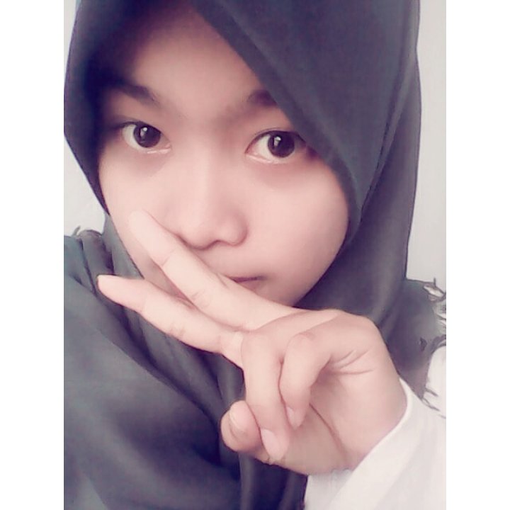 kurniashari's profile picture. I'm just human.