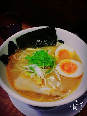 広島のメジャーなラーメン屋からマイナーなラーメン屋まで紹介致します❗
『広島なんてそこまで美味しいラーメン屋なんてないだろ？』って思っている方、侮ってはいけませんよ❗
美味しそう、行ってみたいって方はリツイートよろしくお願いいたします❗
