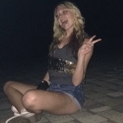 Chloe Makenna Kunkleman. 15 years old. 8th grader @ DJMS, track. ❤️✌️