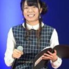 AKB48 チームA 副キャプテン 現役女子大生 紅白も後ろの方でオーラを放出している、総選挙は今のところ圏外だけど気持ちは選抜！な中村麻里子です。